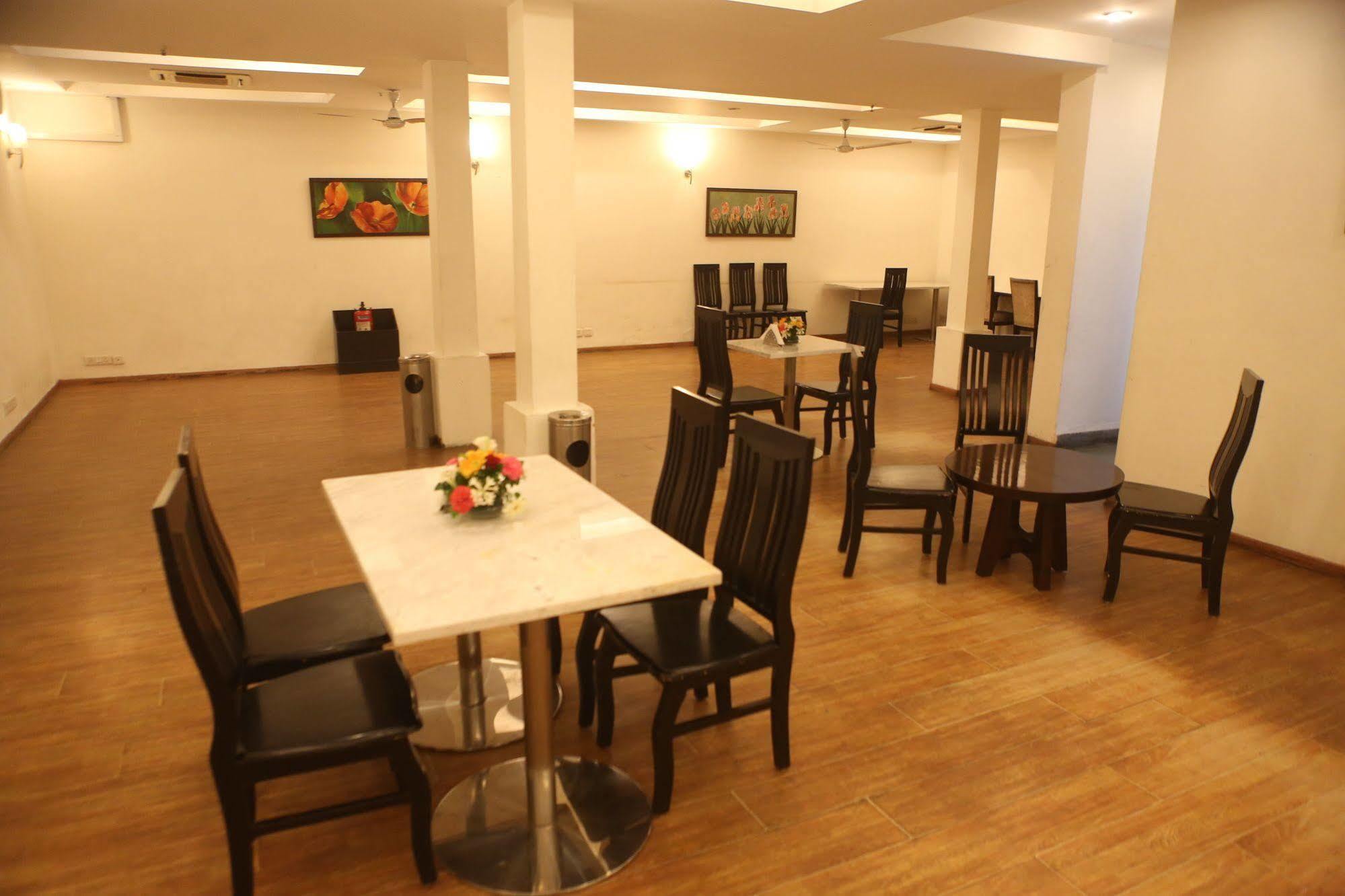 Hotel Mint Casa New Delhi