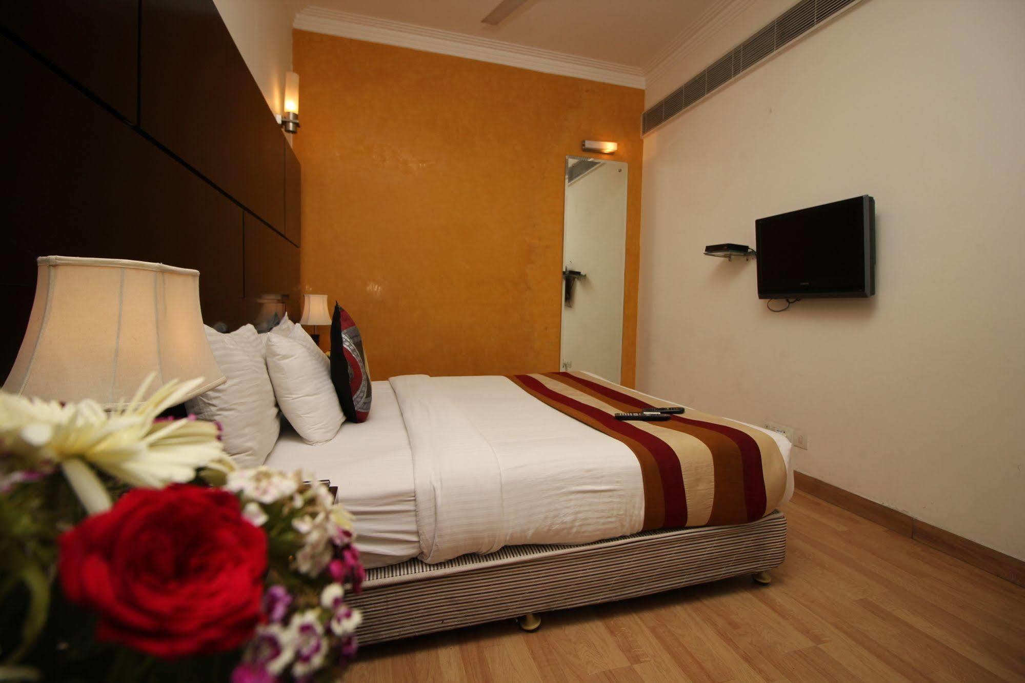 Mint Casa Hotel New Delhi